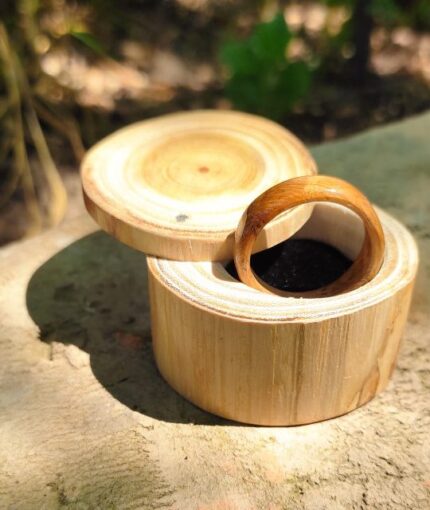 kutijica za prstenje od bagremovog drveta