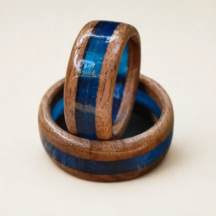 Bentwood burme od oraha sa plavom epoxy smolom