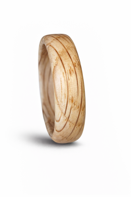 Drveni prsten od belog hrasta – ručno rađen, prirodni godovi i svetlo braon boje