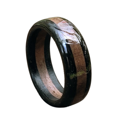 Bentwood prsten sa epoxy smolom – Black Edition