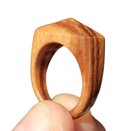 Bentwood prsten – Piramida
