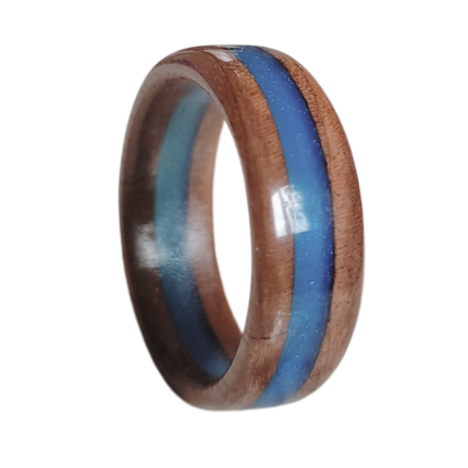 Bentwood prsten od oraha sa plavom epoxy smolom – Plavi Orah